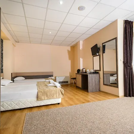 City Hotel 2*