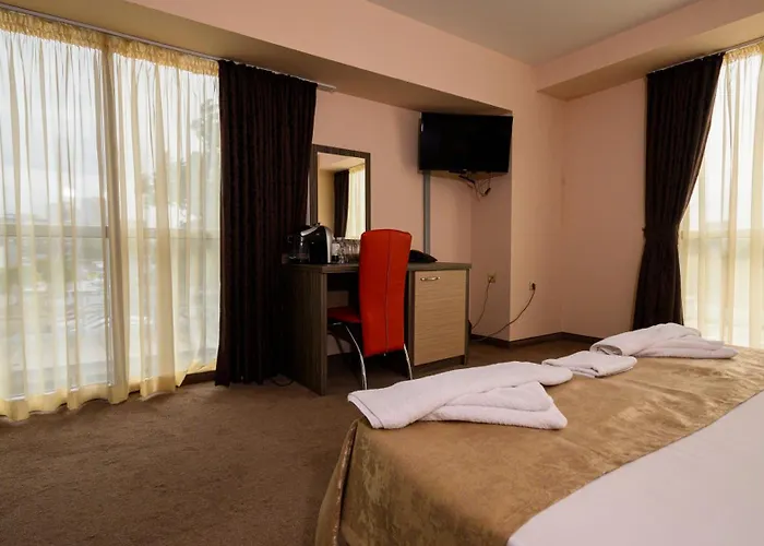 Hotel City מלון 2*