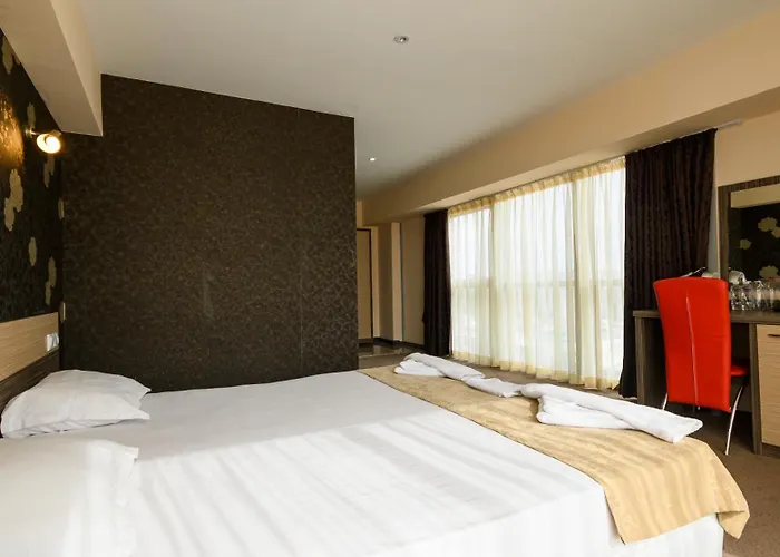 Hotel City מלון 2*