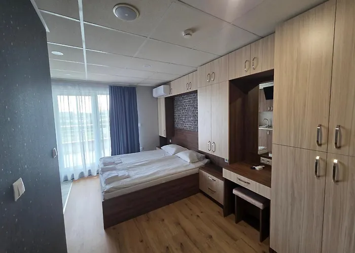 Hotel City מלון 2*