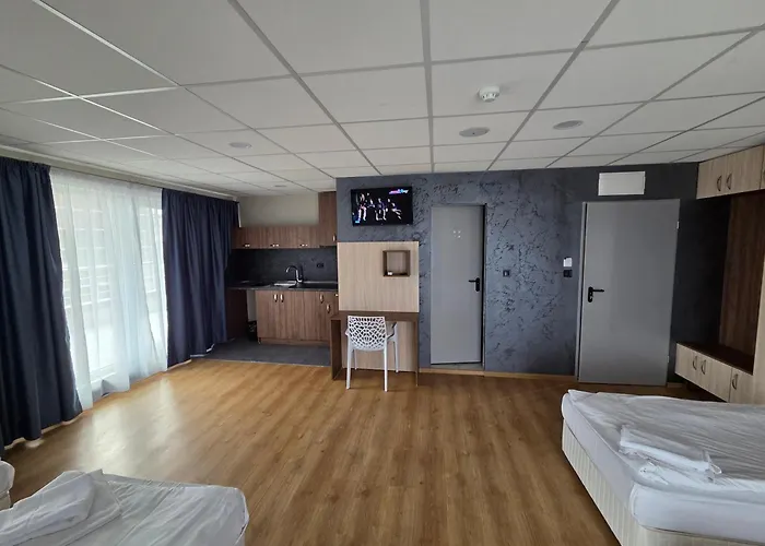 Hotel City מלון בורגאס