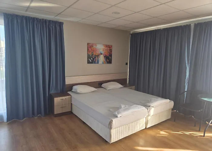 מלון Hotel City בורגאס