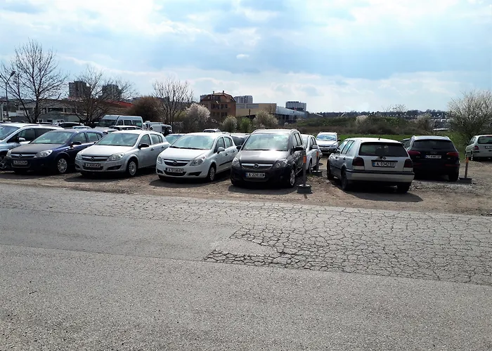 Hotel City מלון 2*