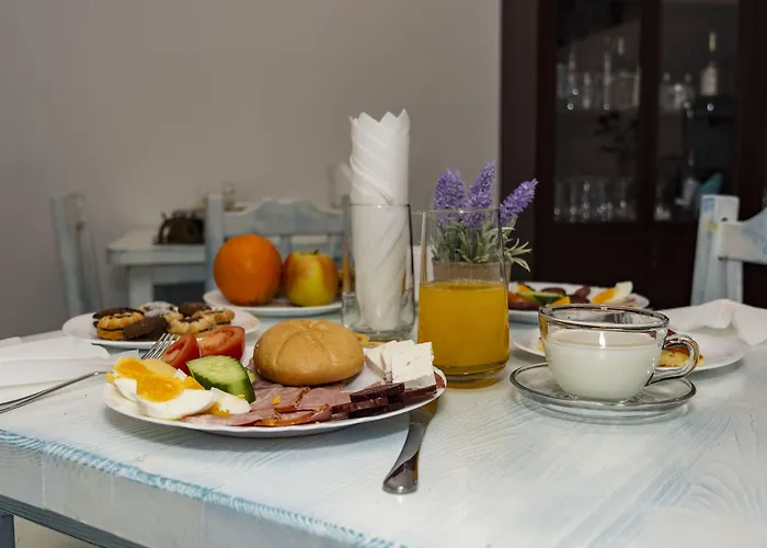 מלון Hotel City 2*