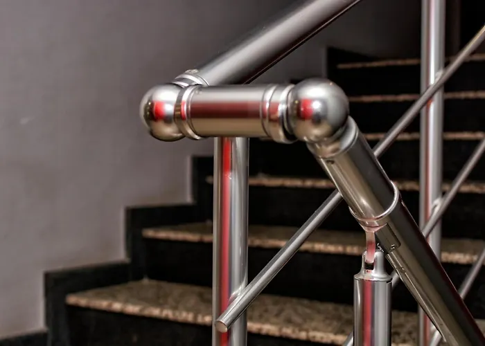 Hotel City מלון 2*