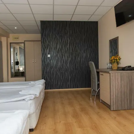 Hotel City Hotel 2*
